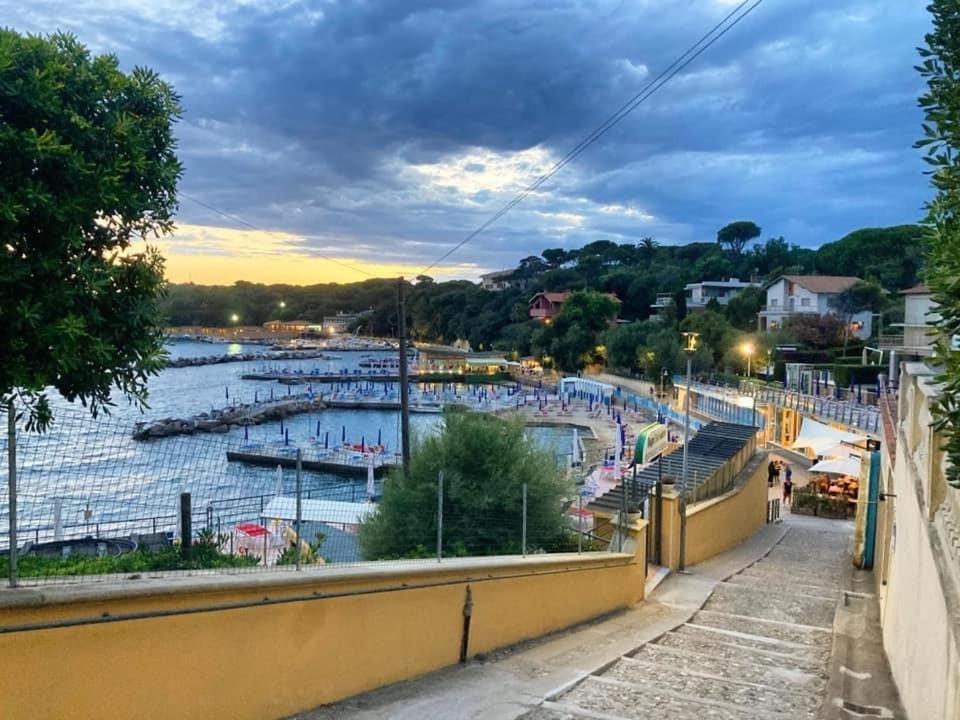 Appartamenti Fronte Mare Castiglioncello Kültér fotó